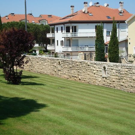 Apartman Carmen Crveni Vrh Exterior foto